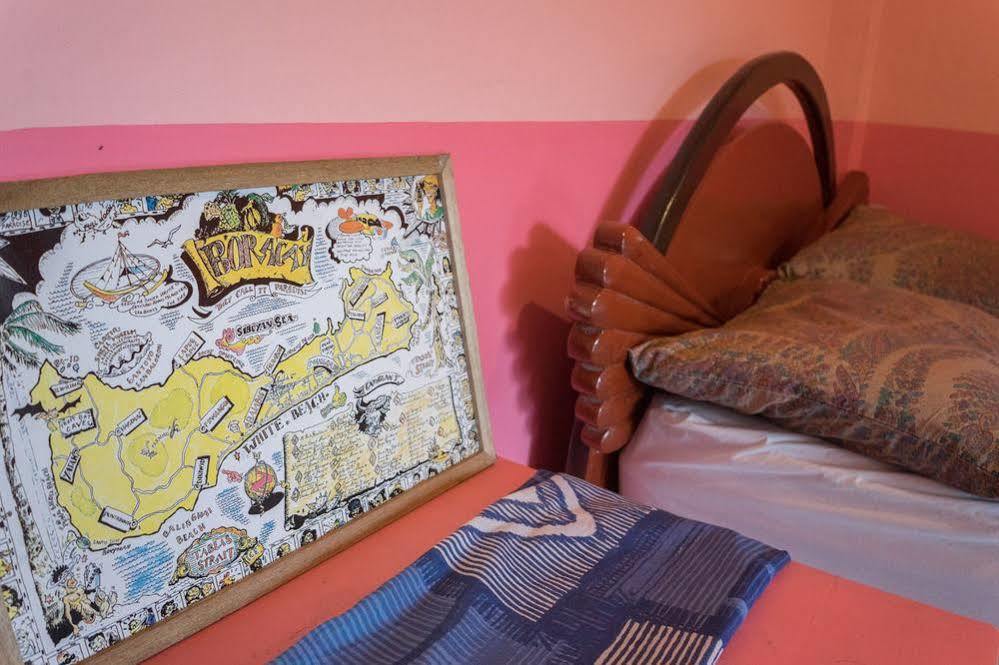 Hotel The Rabbit Hole Balabag  Esterno foto